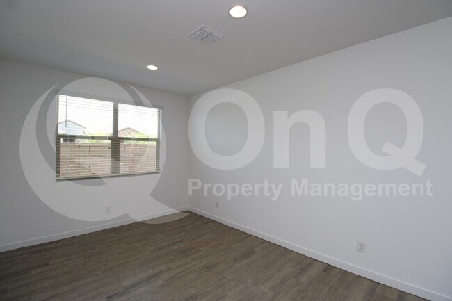 Building Photo - 2064 W Sienna Bouquet Pl