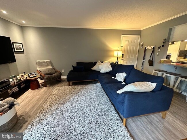 Building Photo - 1538 Lincoln Way