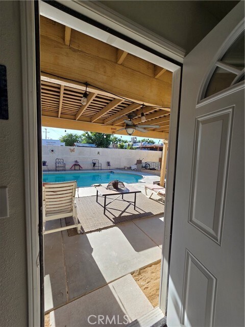Building Photo - 16437 Live Oak St