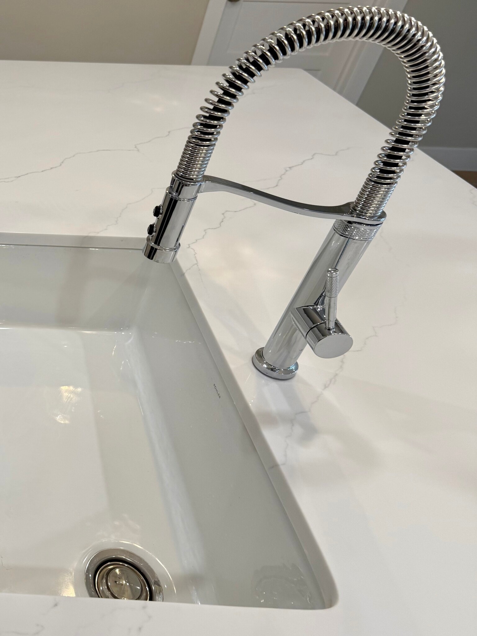 Building Photo - 906 Main St