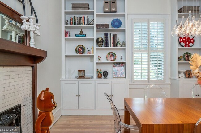 Building Photo - 242 Haralson Ave NE