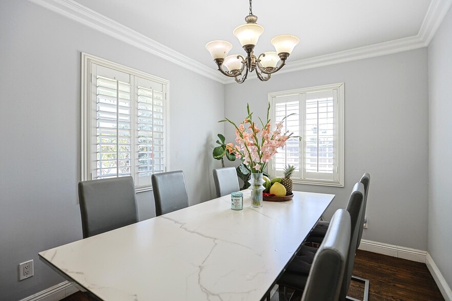 Dining Room - 313 E 11th St