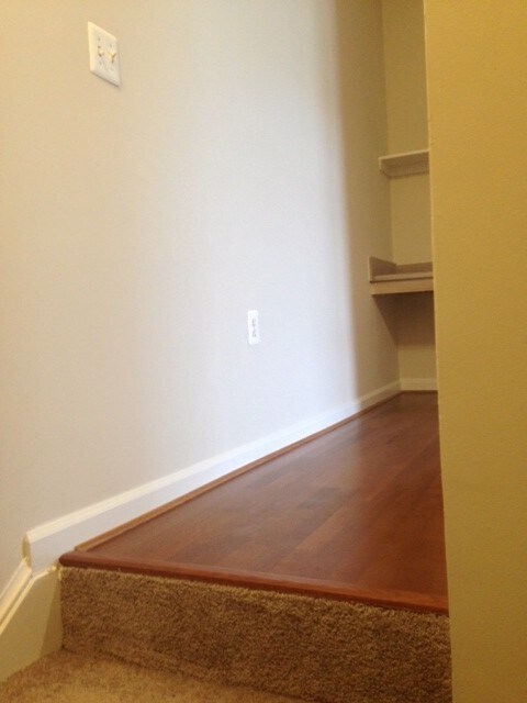 Building Photo - 830 Beverley Dr