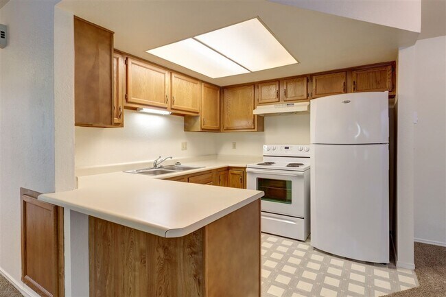 Building Photo - 325 S Virginia St