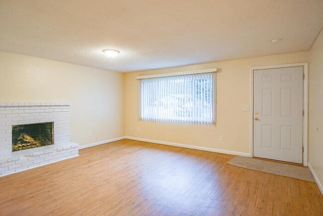 Building Photo - 13817 NE 35th Cir