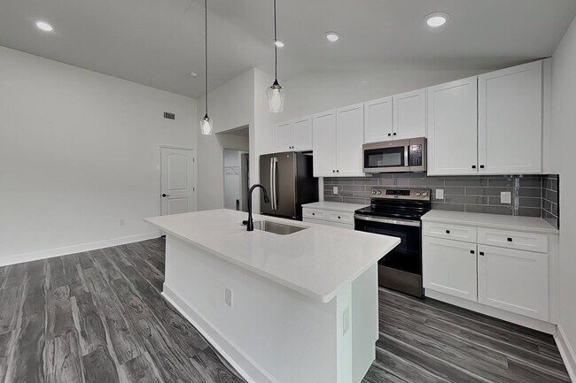 Building Photo - 1199 Lasseter St