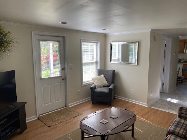 Building Photo - 1620 Rugby Ave