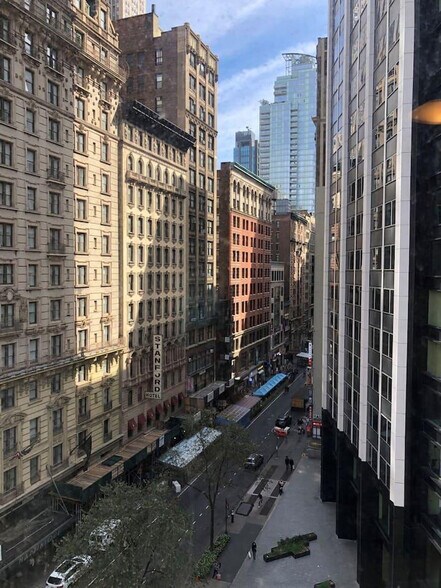 Building Photo - 888 6th Ave