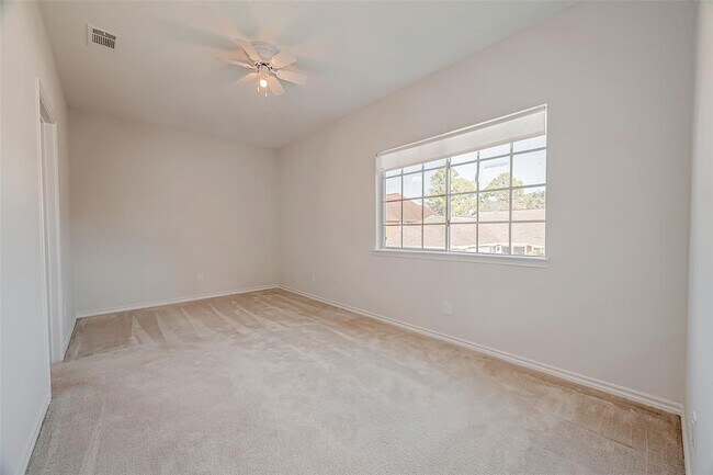 Building Photo - 2112 Limrick Dr