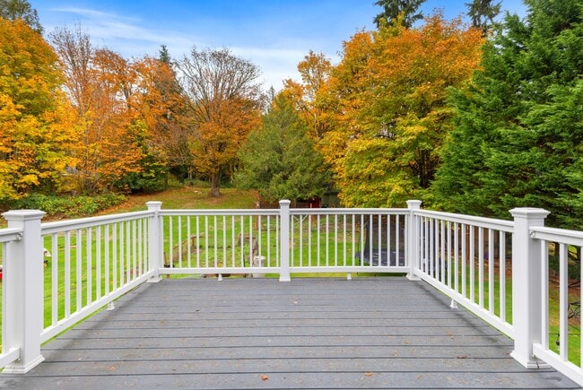 Building Photo - Newly Renovated Bothell Home Sitting on 1 Acre of Land!