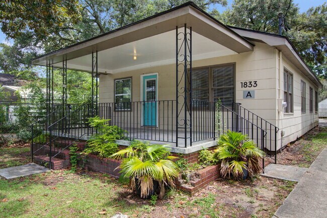 Primary Photo - 1833 Orangeburg St