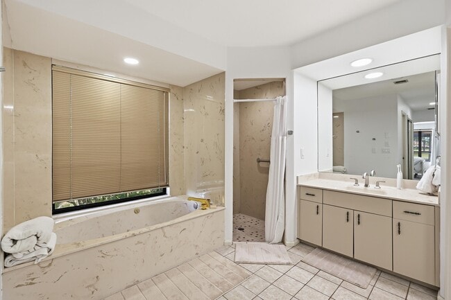 Building Photo - 3 Old Fence Rd