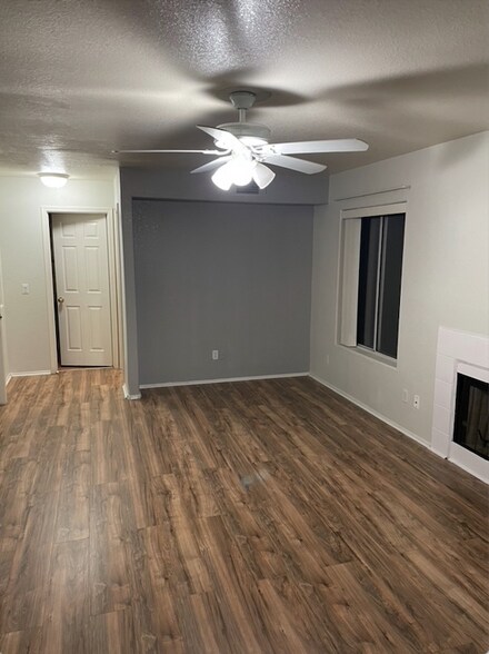 Building Photo - 1057 N Saguaro St