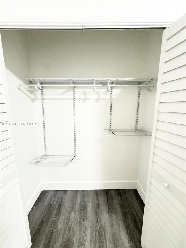 Building Photo - 7435 Byron Ave