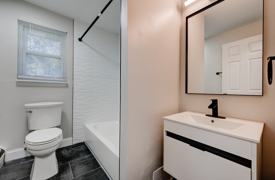 Building Photo - 20 Howard St