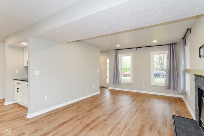 Building Photo - 241 E Fall Creek Pkwy S Dr