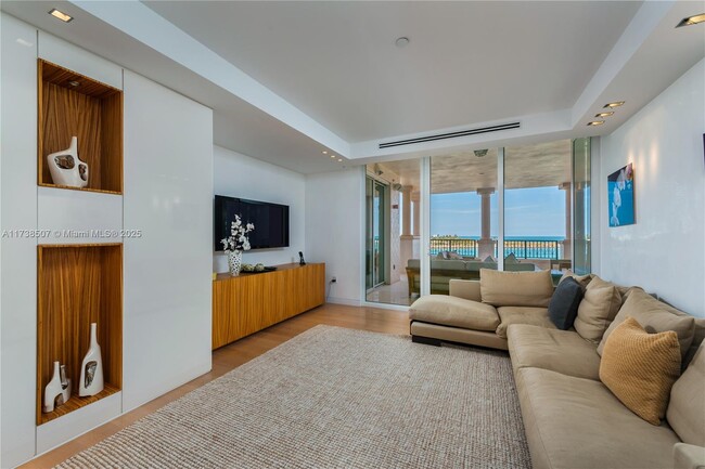 Building Photo - 7143 Fisher Island Dr