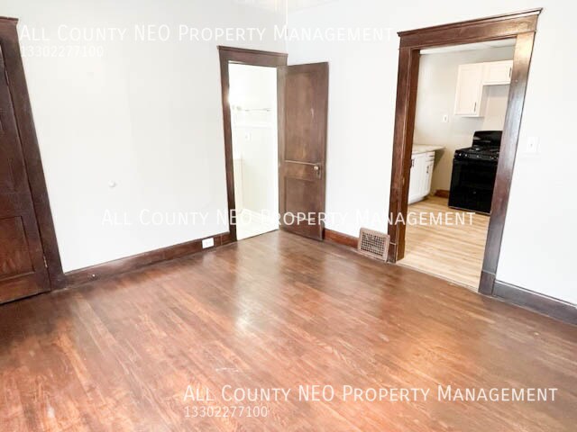 Building Photo - 3348 W 100th St