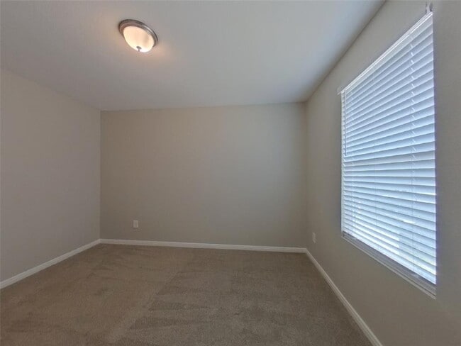 Building Photo - 15684 Del Norte Dr