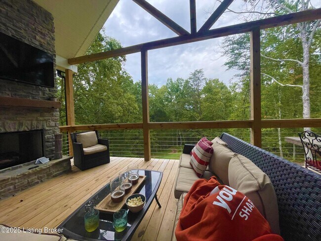 Building Photo - 84 Lakeside Dr