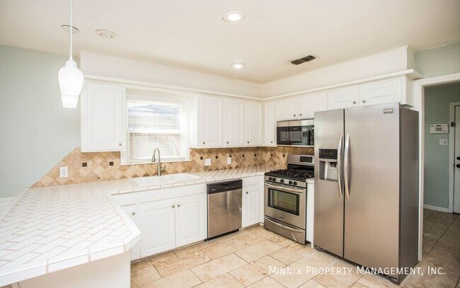 Building Photo - 6309 Nashville Dr