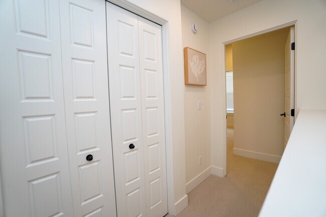 Building Photo - 479 E Violets Cv Ln