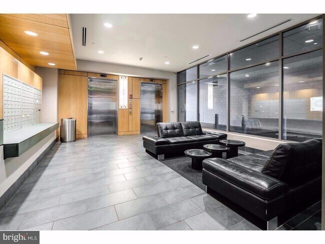 Building Photo - 815 Arch St