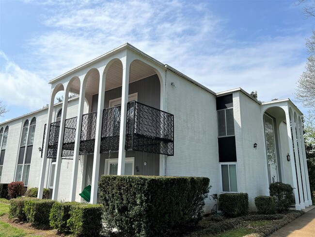 Primary Photo - Mercury Manor Condo