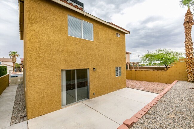 Building Photo - Upgraded 3bedroom house near Buffalo and Washington with easy access to Summerlin Pkwy.
