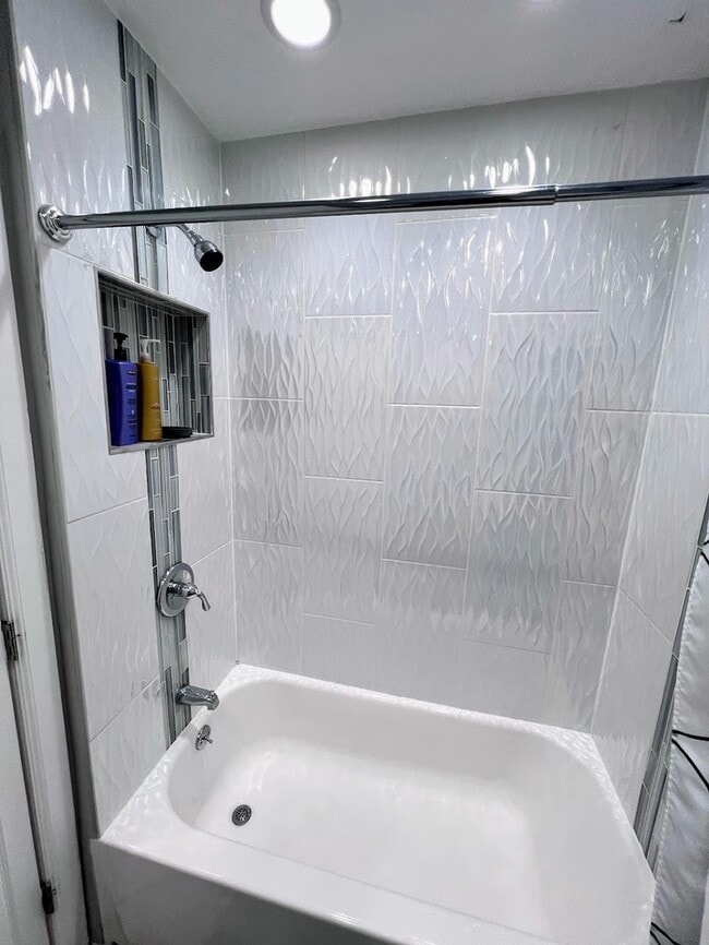 Building Photo - 2330 N Lockwood Ave