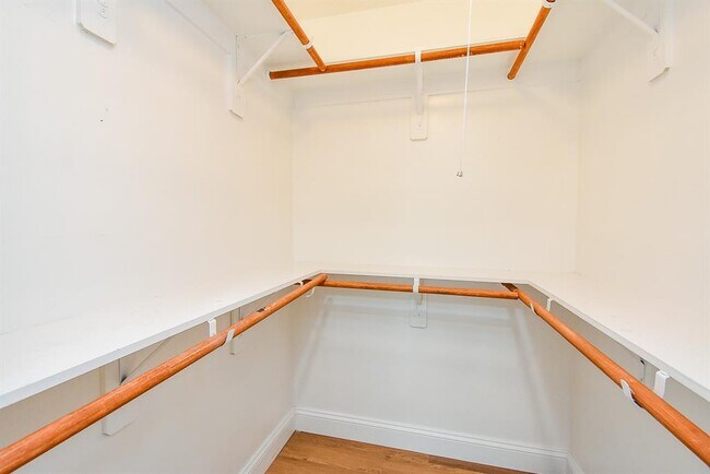 Building Photo - 5019 Stillbrooke Dr