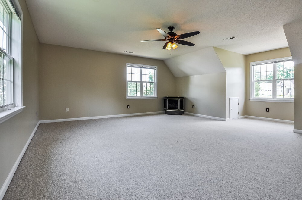 Building Photo - 120 Nightshade Ln