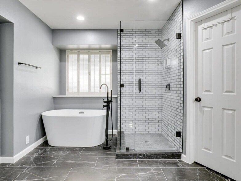 Building Photo - 922 Blackstone Dr