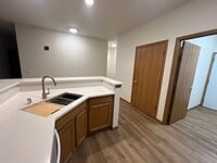 Building Photo - Large 2 Bedroom, 2 Bath apartment with 2 c...