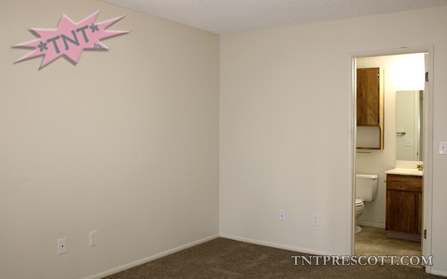 Building Photo - Condo in Montana Villas HOA