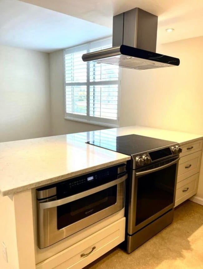 Kitchen - 1131 SE 4th St