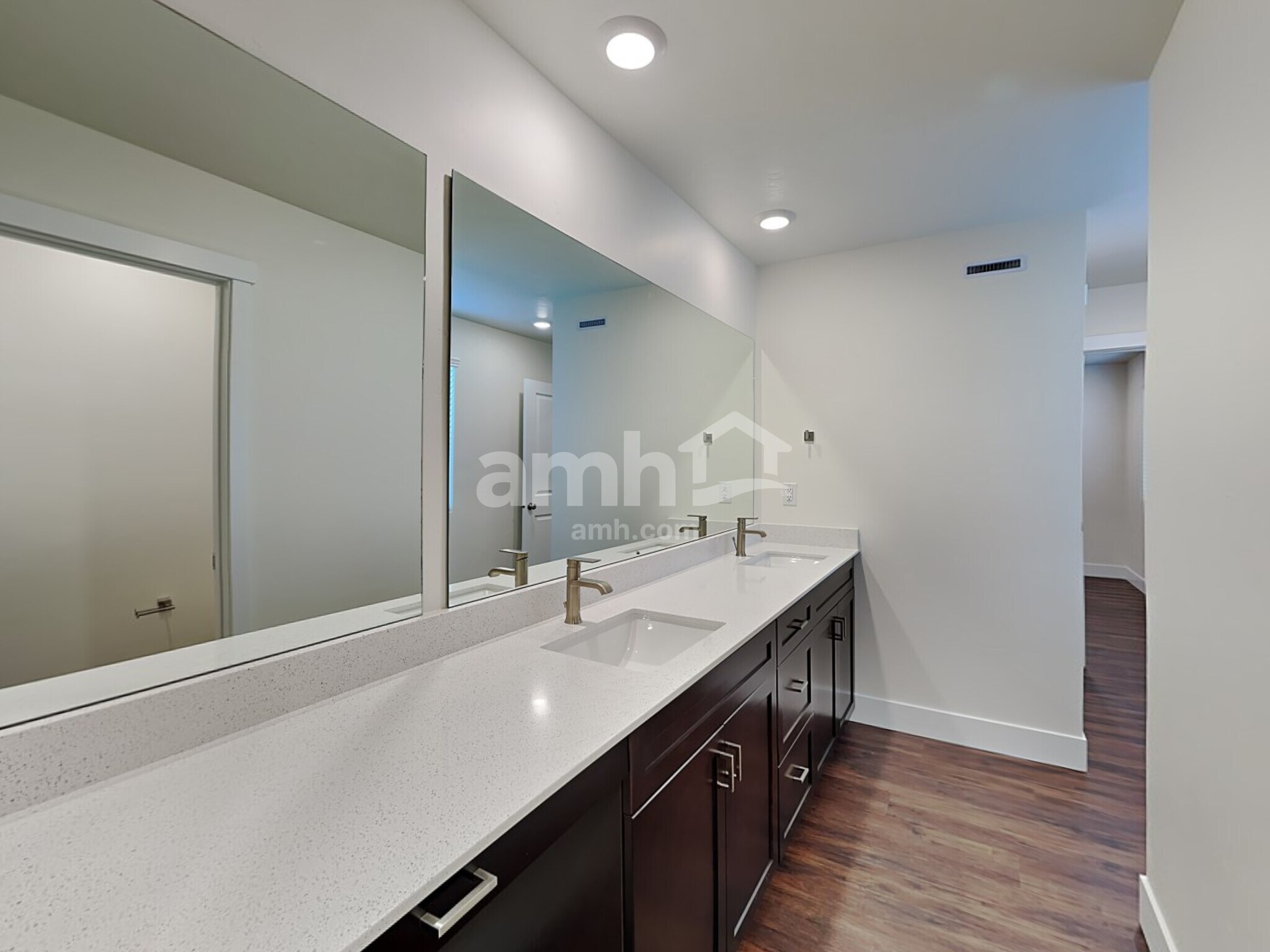 Building Photo - 9366 Wabash St