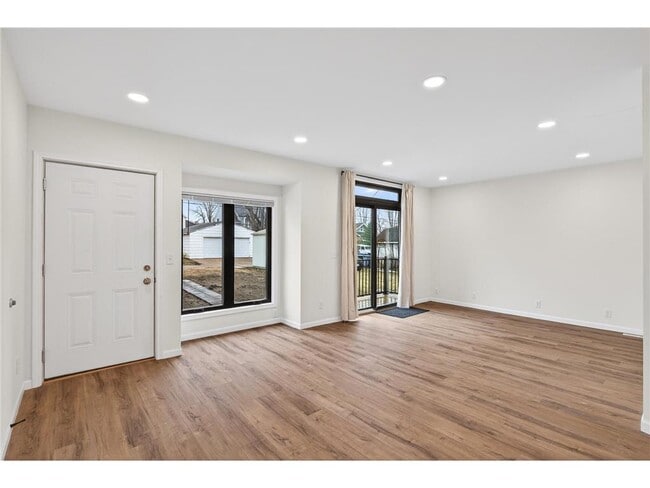 Building Photo - 4437 1st Ave S