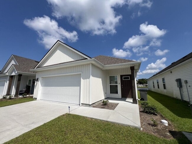 Primary Photo - Charming 3 Bed, 2 Bath Home in Prime Locat...