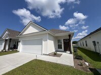 Building Photo - Charming 3 Bed, 2 Bath Home in Prime Locat...