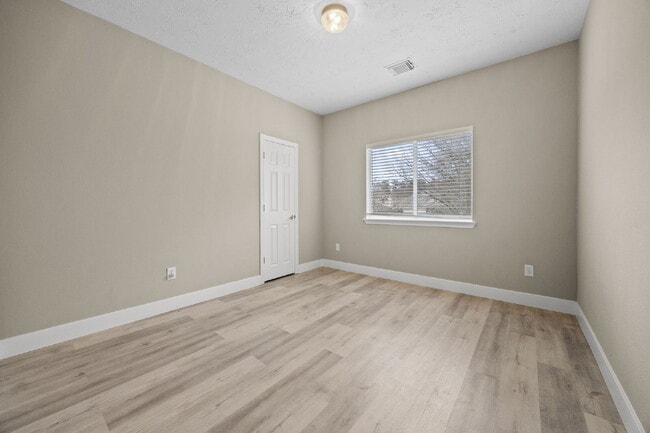 Building Photo - Updated 4-Bedroom Conroe Rental with Cul-De-Sac Privacy in Hunters Glen