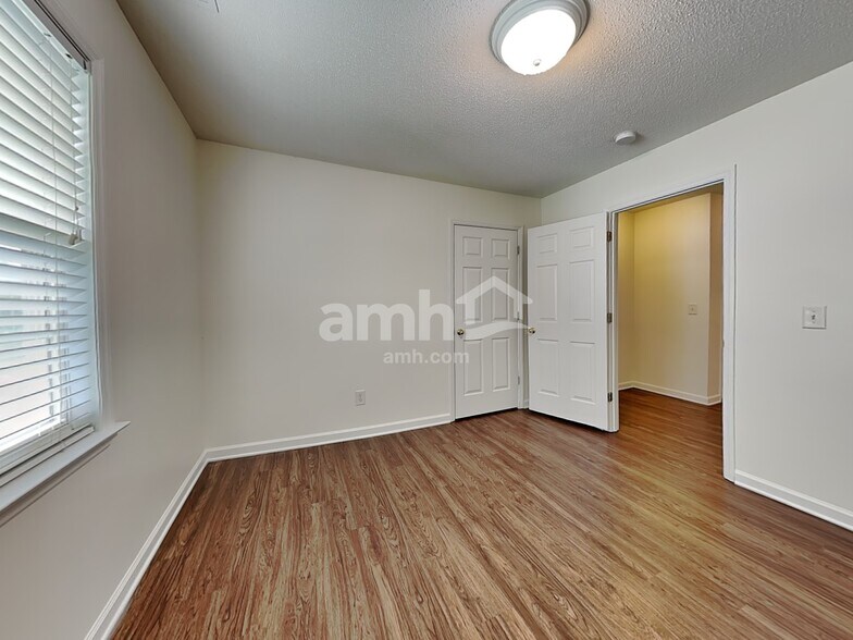 Building Photo - 4602 Bottoms Rock Ln