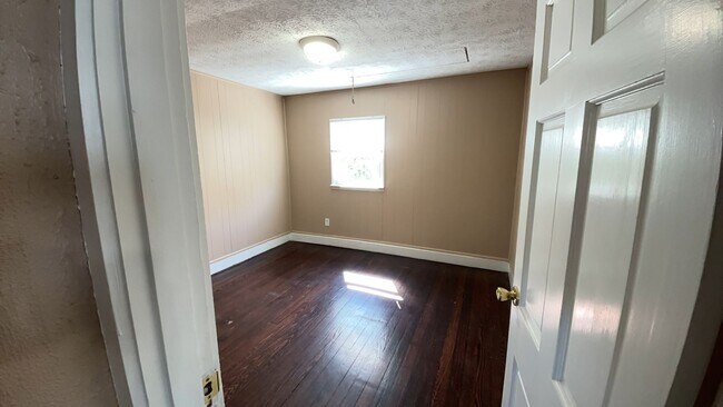 Building Photo - 112 Heaton Ave