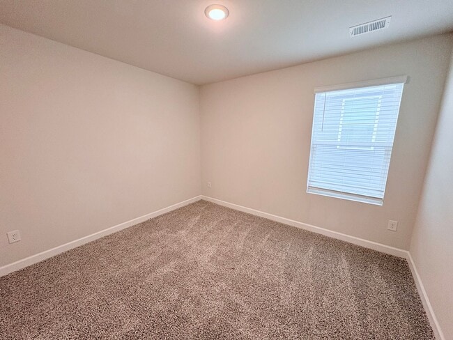 Building Photo - 220 Coulter Ct