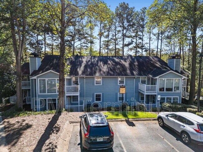 Building Photo - 2721 St Augustine Trail SE