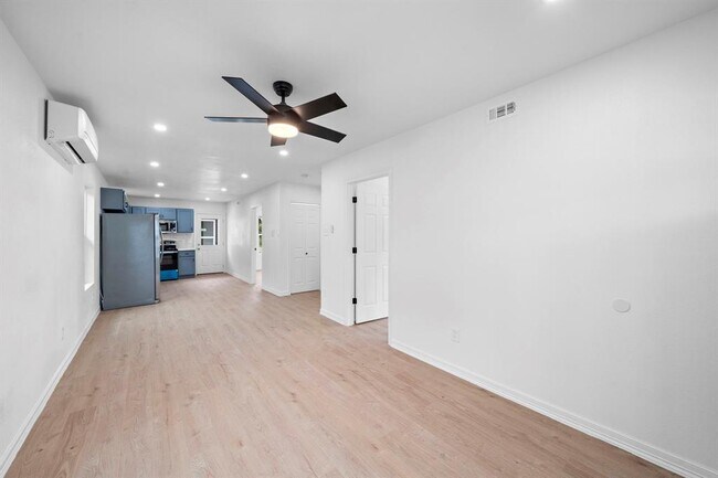 Building Photo - 3521 McIlhenny St