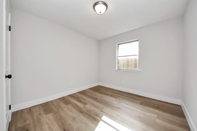 Building Photo - 1114 N Nottingham