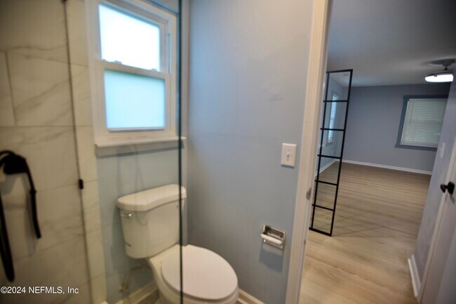 Building Photo - 3542 Sheldrake Dr