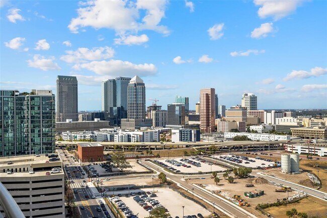 Building Photo - 1209 E Cumberland Ave