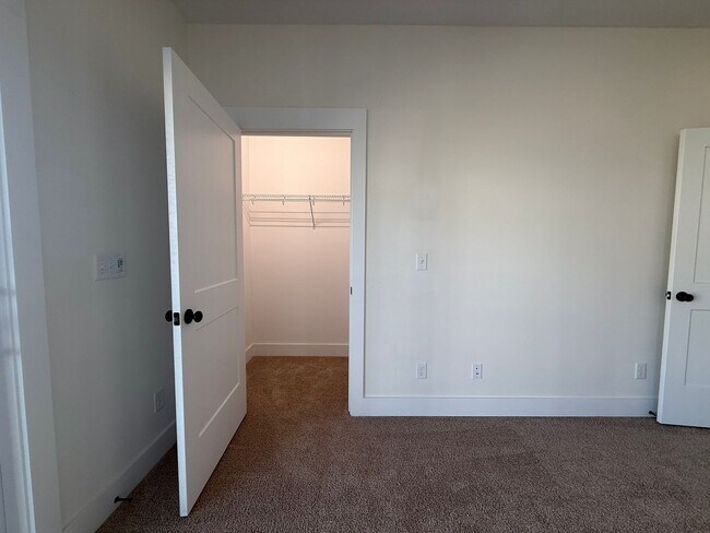 Building Photo - Luxury 3-Bedroom Townhome with Flex Room at Highbury + Summer Special